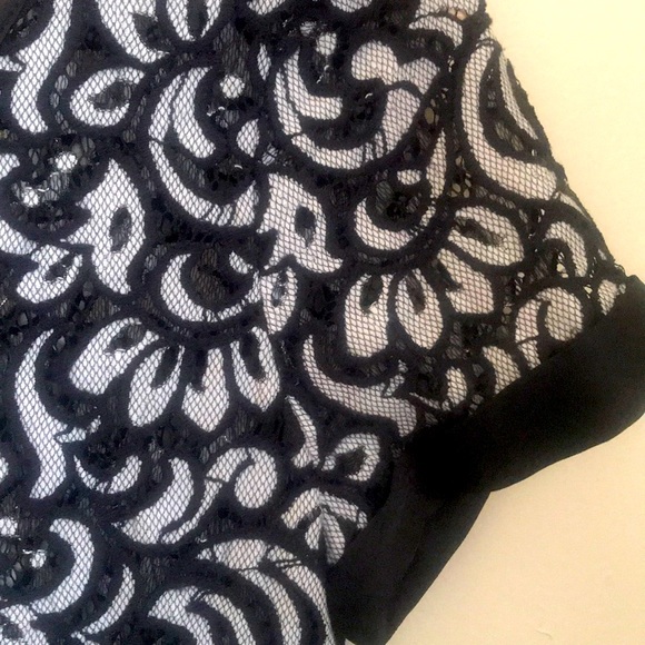 Black and white lace blouse - Picture 2 of 3